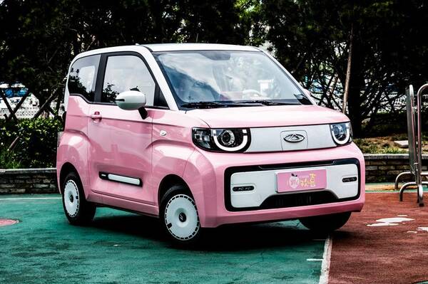 QQ冰淇淋电动汽车价格，5万左右纯电代步小车，QQ冰淇淋·桃欢喜带来哪些惊喜呢？