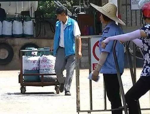 云浮充煤气多少钱一罐，好消息！云浮市15公斤瓶装煤气价格降至每瓶71元