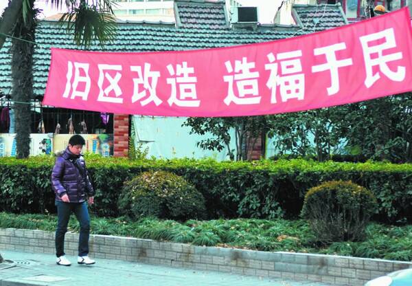 老房子装电梯一楼出钱吗？老房子装完电梯，6楼反而后悔了：花了几万块，“麻烦”却更多了