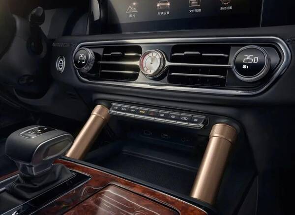 红旗SUVLS7，136万起售，红旗最豪华SUV——LS7正式上市，没有竞争对手？