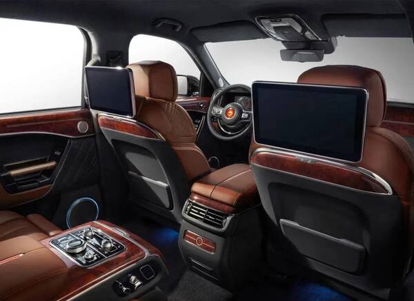红旗SUVLS7，136万起售，红旗最豪华SUV——LS7正式上市，没有竞争对手？