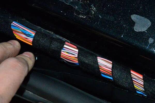 v级奔驰价格是多少，奔驰V：这个价格这个品牌，就问还能选谁？