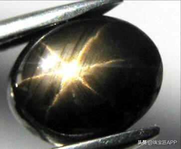 黑色系宝石有哪些？17种灰、黑色系宝石大盘点！宝石中最“特立独行”的颜色