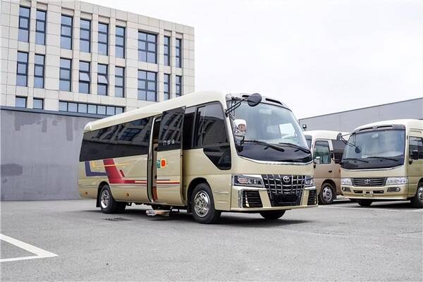 去看看淘寶:￥470一汽原廠1 24豐田柯斯達 考斯特中型麵包車合金汽車