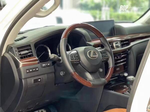 雷克萨斯v8车型，雷克萨斯lx570v8