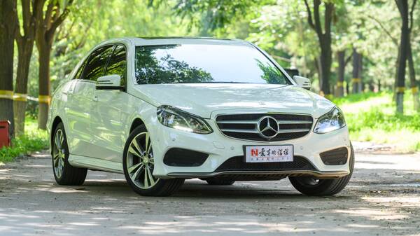 郑州二手奔驰E300，二手车市场奔驰E260多少钱