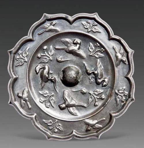 古代青铜镜值钱吗？中国最顶级的古代青铜镜，最贵的号称一个亿一面