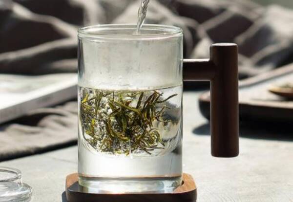 杭州老字号茶叶，浙江一老茶客收藏的茶叶曝光，竟然没有一款大牌茶，令人意外