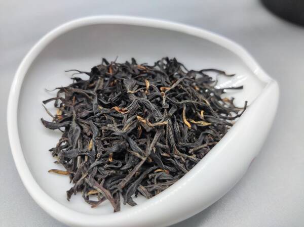 杭州老字号茶叶，浙江一老茶客收藏的茶叶曝光，竟然没有一款大牌茶，令人意外