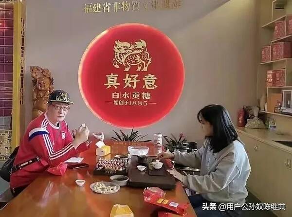 中国茶有红绿青黄白黑六大类2000多种,外形千姿百态，红绿青黄黑白花，茶叶区分此为法？《功夫茶考》世人夸
