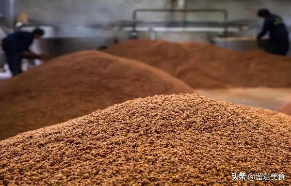 新出的一款白酒推销出现的问题，白酒涨价倒计时！这4款性价比白酒，自饮送人都有面，无1滴香精