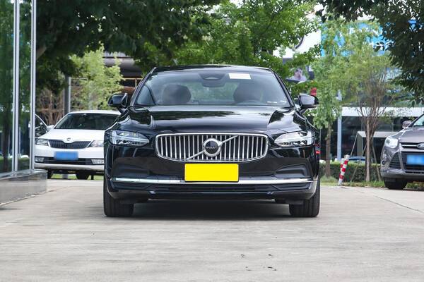 xc90沃尔沃2022款落地价，沃尔沃s90报价18万