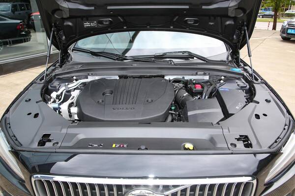 xc90沃尔沃2022款落地价，沃尔沃s90报价18万