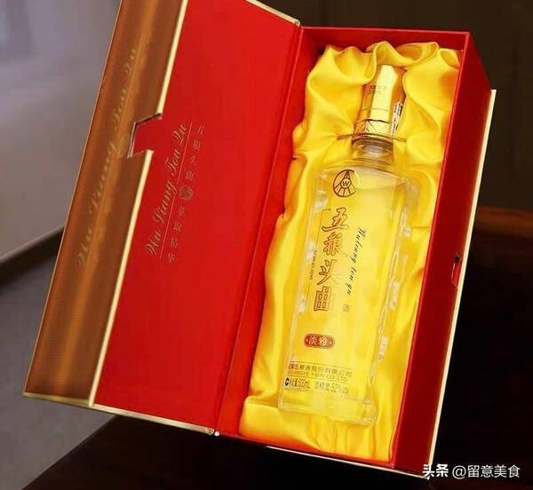 新出的一款白酒推销出现的问题，白酒涨价倒计时！这4款性价比白酒，自饮送人都有面，无1滴香精