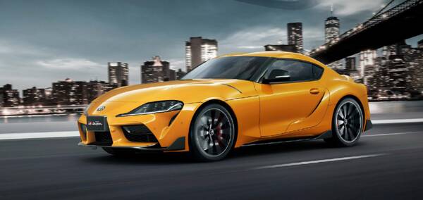 保时捷718和丰田supra，入门跑车三座山，丰田Supra、宝马Z4、保时捷718谁更懂少年的心？