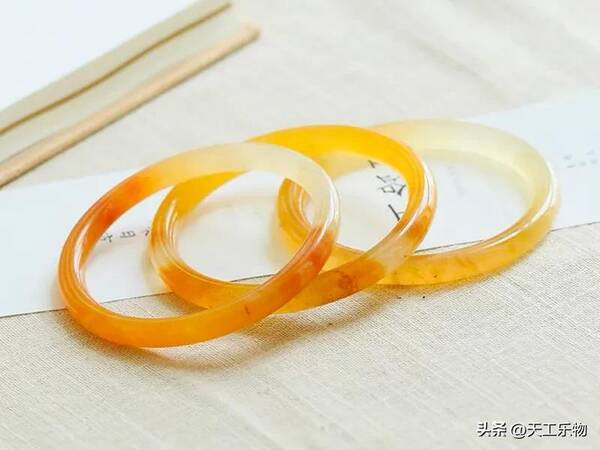 和田玉石值钱吗？那些“碰瓷”和田玉的玉石，究竟价值几何？