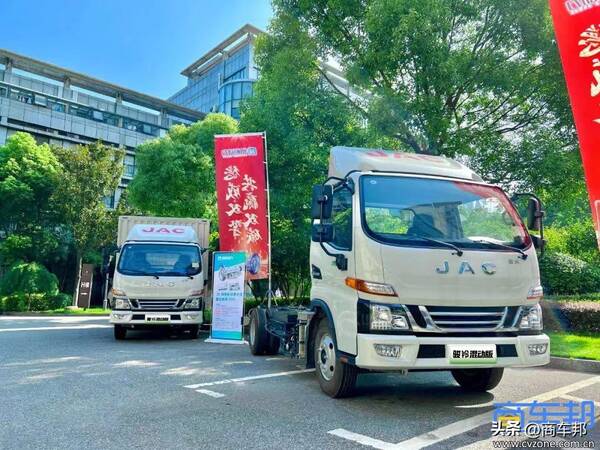 柴油混动轻卡，对比柴油和纯电轻卡,混动版骏铃轻卡成本是高还是低呢