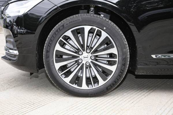 xc90沃尔沃2022款落地价，沃尔沃s90报价18万