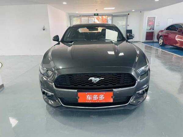 福特mustang二手值得买吗？二十多万，买二手福特Mustang，颜值犀利，性价比超群