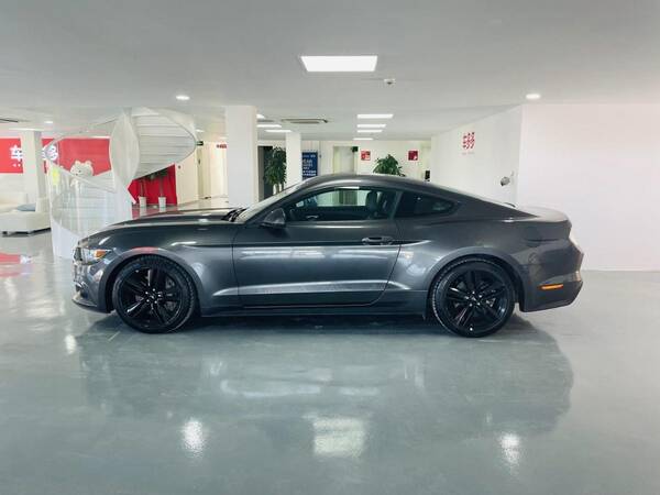 福特mustang二手值得买吗？二十多万，买二手福特Mustang，颜值犀利，性价比超群