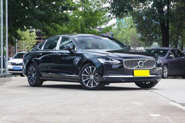 xc90沃尔沃2022款落地价，沃尔沃s90报价18万