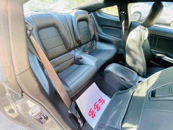 福特mustang二手值得买吗？二十多万，买二手福特Mustang，颜值犀利，性价比超群