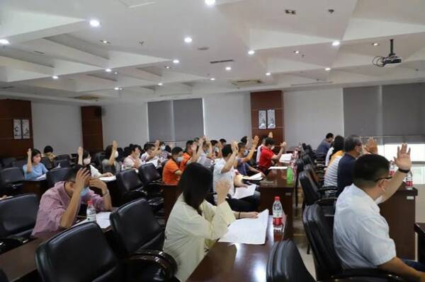 快递员聘用合同，厦门快递员工资多少钱一个月