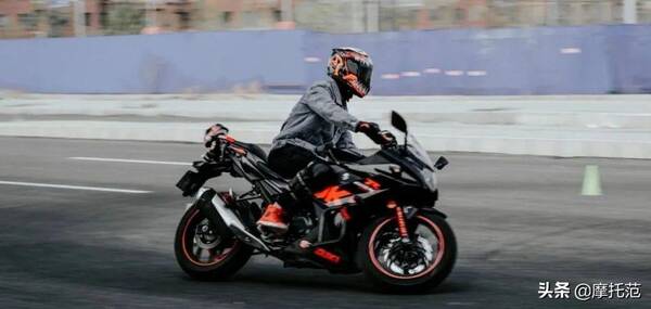 gsx250r骑行感受，摩托人的靠前辆车GSX250，8000公里骑行感受