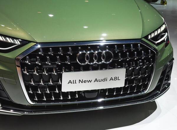 奥迪a8l新车，全新一代奥迪a8l