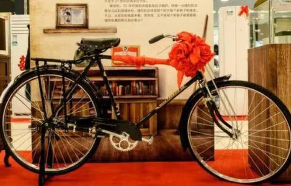 80年代的自行车图片，80年代的凤凰牌自行车能卖多少