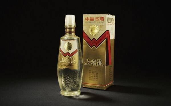 35年五粮液52度价格，35年前的五粮液值多少钱