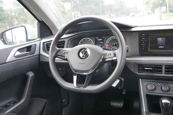 10万左右大众polo，10万落地提走大众POLO，这款两厢小车到底表现如何？