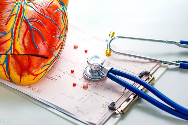 冠心病患者的一线降脂药物是，4个心血管常用药，入选新一轮集采大降价，降压调脂改善心绞痛