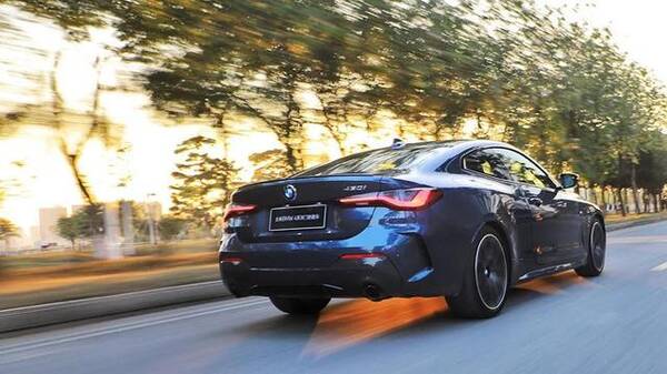 宝马4系试驾车，50万内较好开的BMW！上街超多人关注，全新宝马4系试驾
