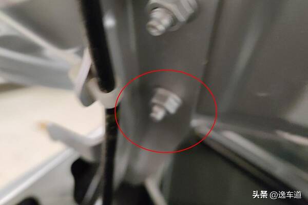 15万买天籁，14万的准新天籁，交了定金后被车行15万卖给别人，客户：岂有此理