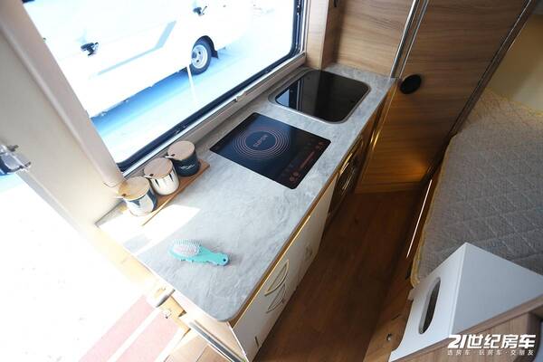 大通C型房车，大通房车v90c型房车多少钱