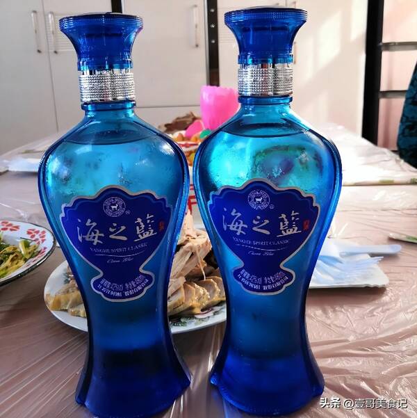 与江小白齐名的网红白酒品牌，江苏喝酒“怪象”，高档梦之蓝，低档江小白，但更偏爱这4款