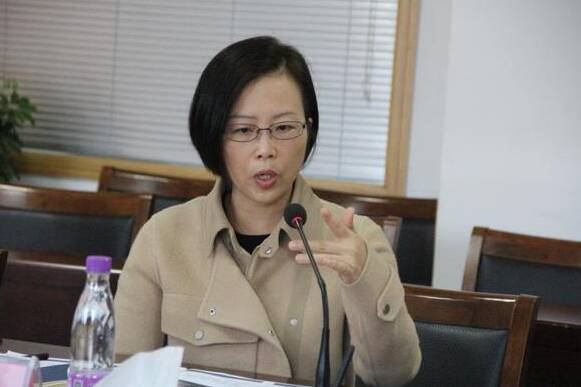 降低烟草的价格对吸烟行为来讲,专家:烟草涨到59元每包,才能实现控烟目标,10元烟草估计要消失 降低烟草的价格对吸烟行为来讲,专家:烟草涨到59元每包,才能实现控烟目标,10元烟草估计要消失