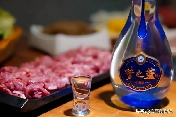 与江小白齐名的网红白酒品牌，江苏喝酒“怪象”，高档梦之蓝，低档江小白，但更偏爱这4款