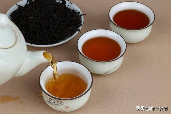 秋天喝红茶还是绿茶好，秋天适合喝茶叶吗？