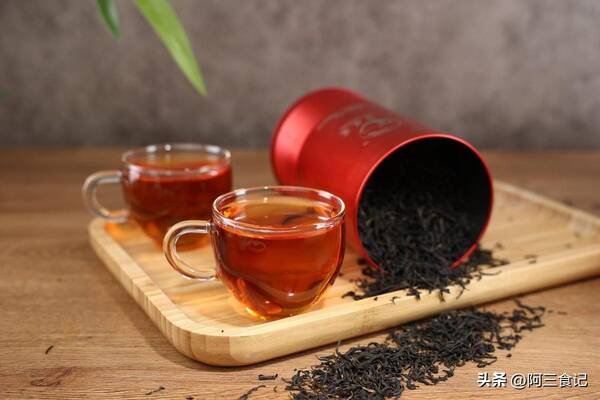 秋天喝红茶还是绿茶好，秋天适合喝茶叶吗？