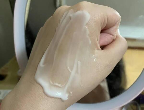 补水乳霜推荐，5款平价好用的“修护乳霜”，口碑实力都在线，换季护肤正适合