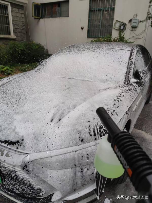自己洗车，自己洗车省钱吗？