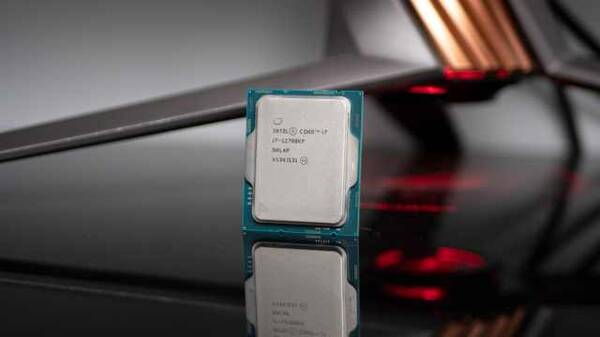 英特尔(Intel)i7-10700KF8核16线程盒装CPU处理器，深度体验Inteli7-12700KF：全能型高性价比CPU