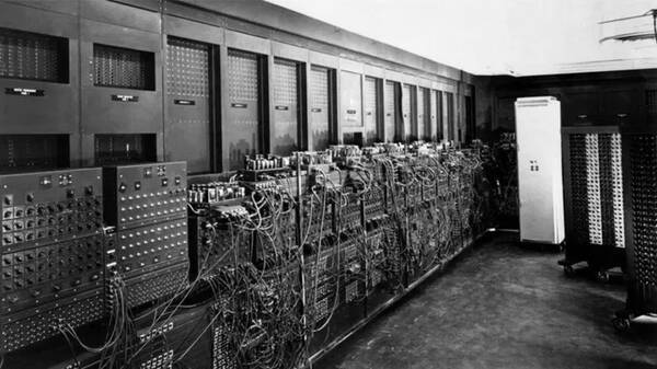简述冯诺依曼计算机的特点，冯诺依曼计算机最主要的一点是什么？