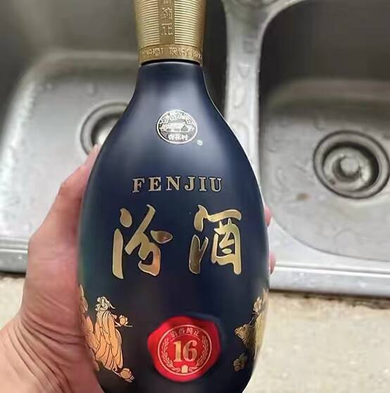 结婚用酒用什么白酒好,价格？婚宴上的白酒什么价位合适？